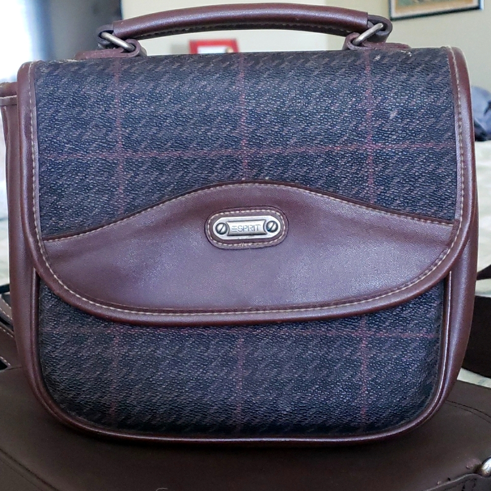 Esprit shoulder bag. Medium sized